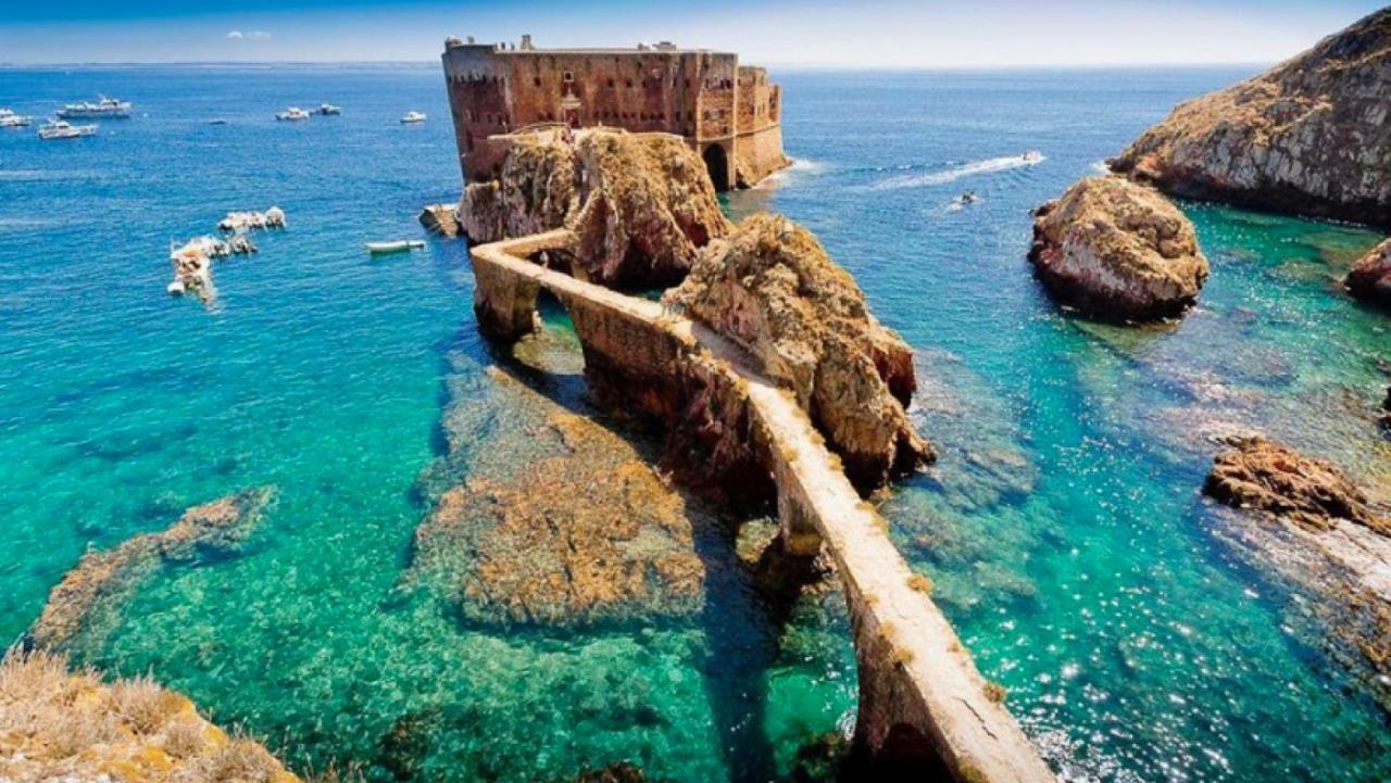 Supertubos House Peniche Bed & Breakfast Atouguia Da Baleia Luaran gambar